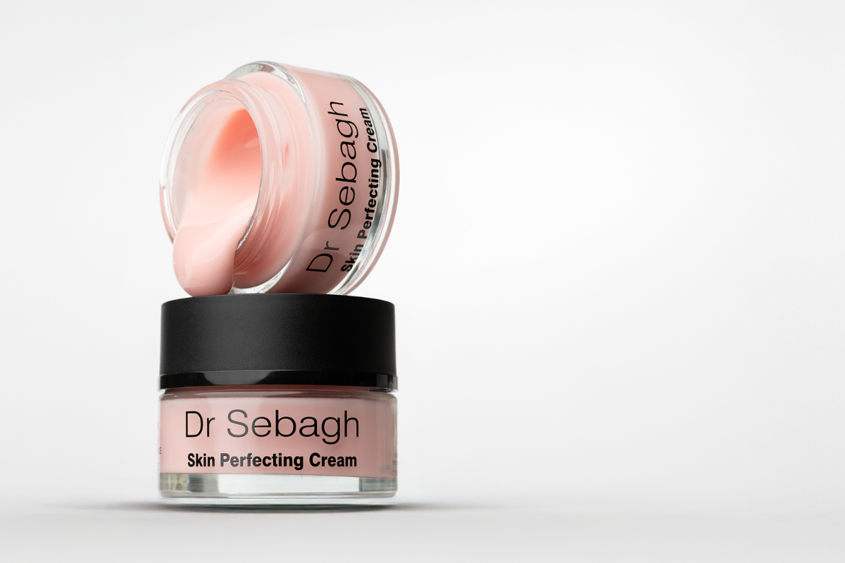 Oil-Free Moisturisers Explained: Glow, Don’t Shine